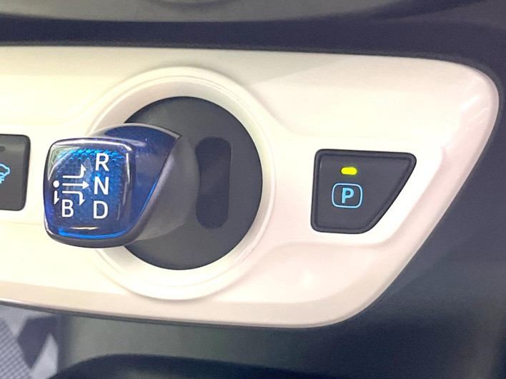 2016 Toyota Prius DAA-ZVW50 (UW-6a1f9c073dbd1)[26]