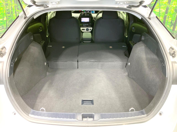 2017 Toyota Prius DAA-ZVW50 (UW-6a1f9c08770ea)[28]