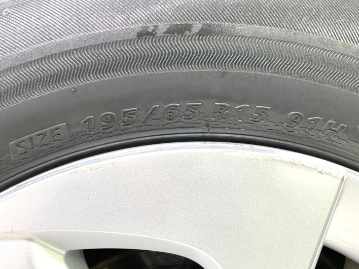 2017 Toyota Prius DAA-ZVW50 (UW-6a1f9c08770ea)[15]