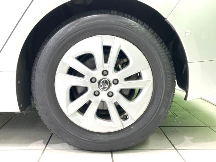 2017 Toyota Prius DAA-ZVW50 (UW-6a1f9c08770ea)[14]