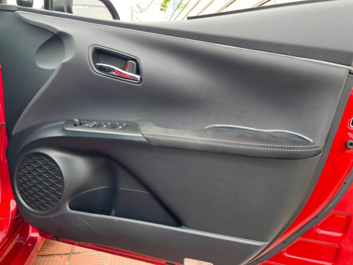 2017 Toyota Prius PHV DLA-ZVW52 (UW-6a1f9c0d5da08)[27]
