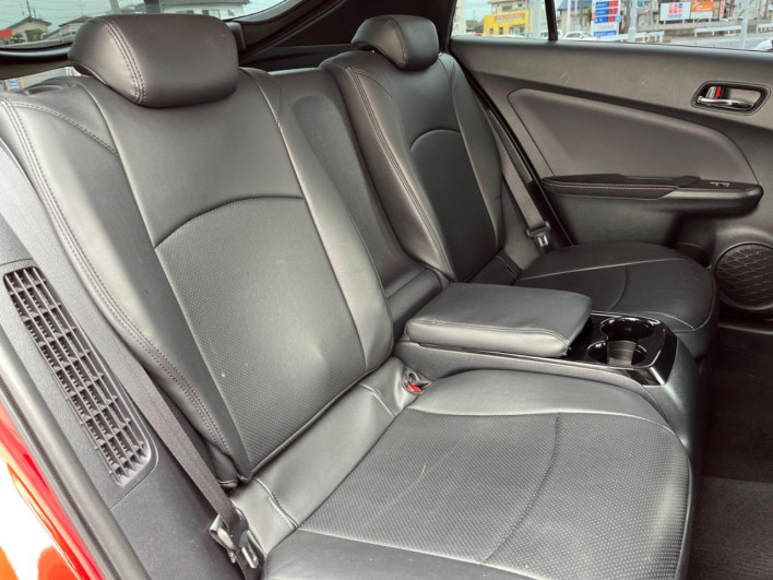 2017 Toyota Prius PHV DLA-ZVW52 (UW-6a1f9c0d5da08)[24]