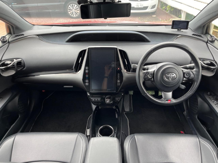 2017 Toyota Prius PHV DLA-ZVW52 (UW-6a1f9c0d5da08)[29]