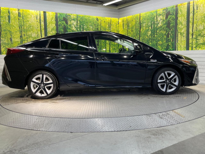 2018 Toyota Prius PHV DLA-ZVW52 (UW-6a1f9c0d9b45e)[26]
