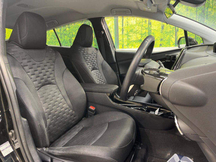 2018 Toyota Prius PHV DLA-ZVW52 (UW-6a1f9c0d9b45e)[29]
