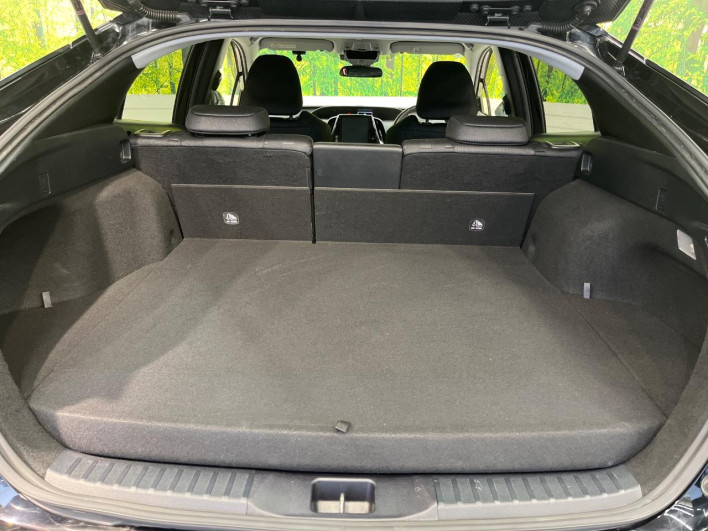 2018 Toyota Prius PHV DLA-ZVW52 (UW-6a1f9c0d9b45e)[18]