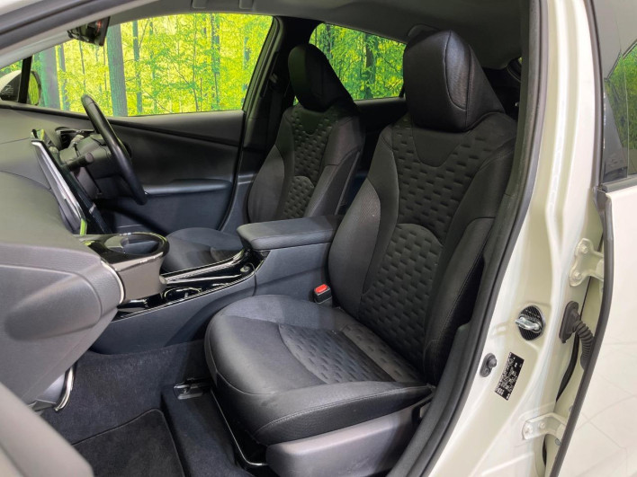 2018 Toyota Prius PHV DLA-ZVW52 (UW-6a1f9c0e0633f)[20]