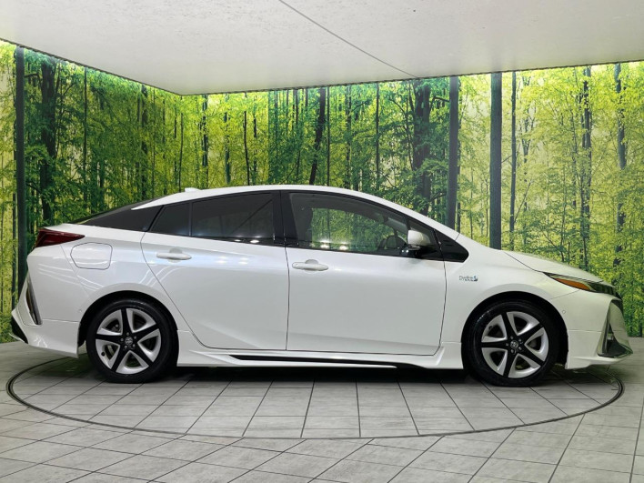 2018 Toyota Prius PHV DLA-ZVW52 (UW-6a1f9c0e0633f)[7]