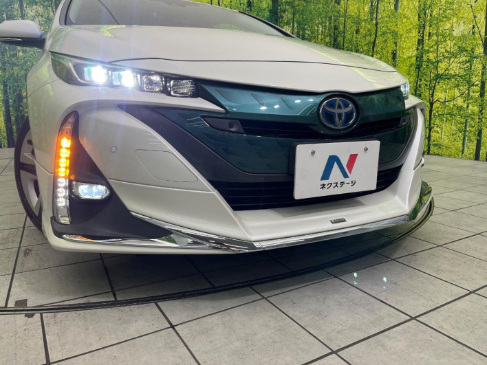 2018 Toyota Prius PHV DLA-ZVW52 (UW-6a1f9c0e0633f)[14]