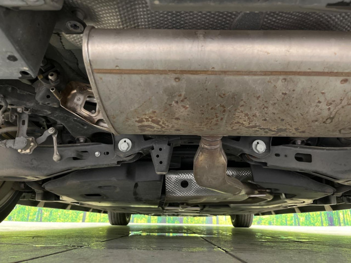 2018 Toyota Prius PHV DLA-ZVW52 (UW-6a1f9c0e0633f)[23]