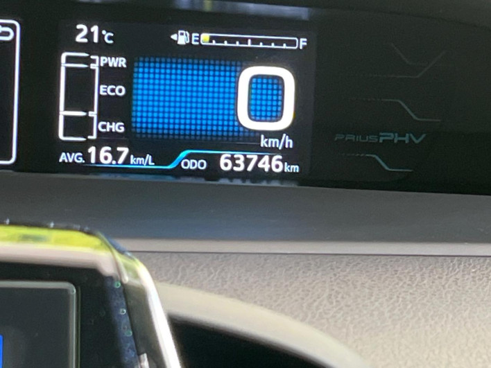 2018 Toyota Prius PHV DLA-ZVW52 (UW-6a1f9c0e0633f)[2]
