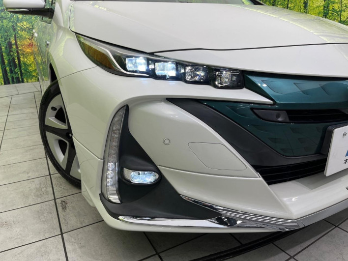 2018 Toyota Prius PHV DLA-ZVW52 (UW-6a1f9c0e0633f)[13]