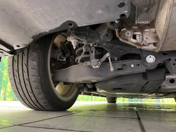 2018 Toyota Prius PHV DLA-ZVW52 (UW-6a1f9c0e0633f)[24]