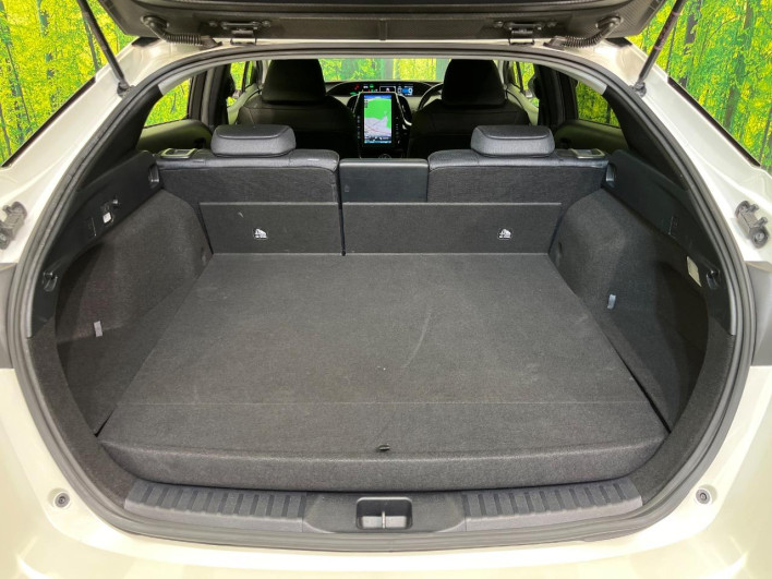 2018 Toyota Prius PHV DLA-ZVW52 (UW-6a1f9c0e0633f)[26]