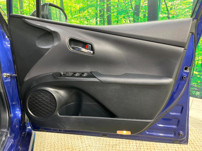 2016 Toyota Prius DAA-ZVW55 (UW-6a1f9c0fb12f0)[11]