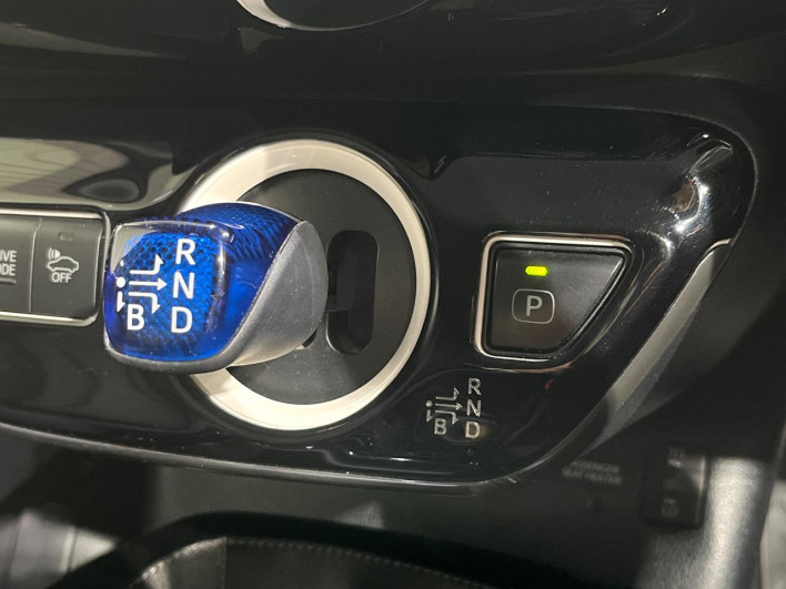 2016 Toyota Prius DAA-ZVW55 (UW-6a1f9c0fb12f0)[8]