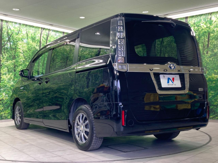 2014 Toyota Voxy DAA-ZWR80G (UW-6a1f9c13b4ca4)[13]