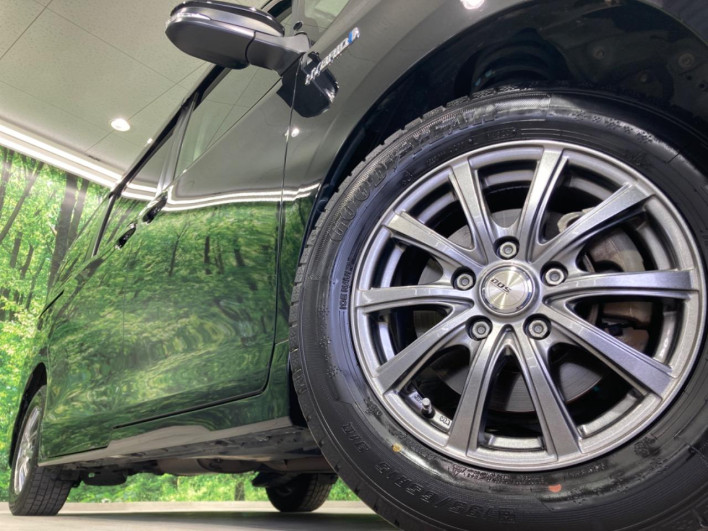 2014 Toyota Voxy DAA-ZWR80G (UW-6a1f9c13b4ca4)[19]