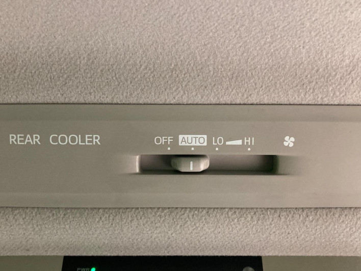 2014 Toyota Voxy DAA-ZWR80G (UW-6a1f9c13b4ca4)[27]