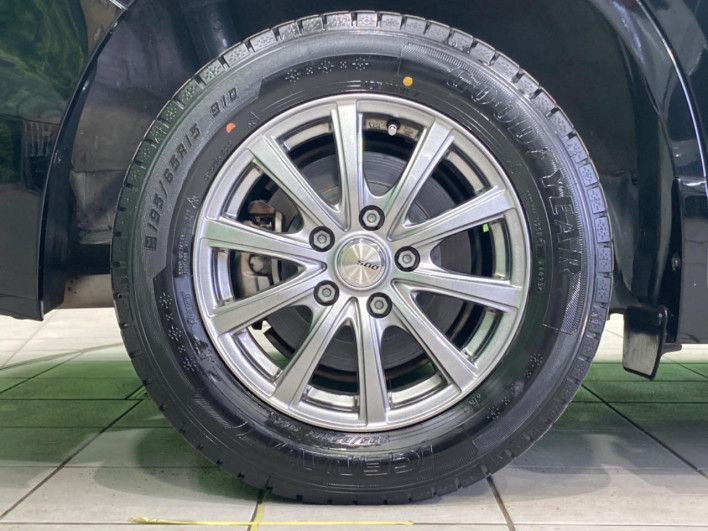 2014 Toyota Voxy DAA-ZWR80G (UW-6a1f9c13b4ca4)[15]