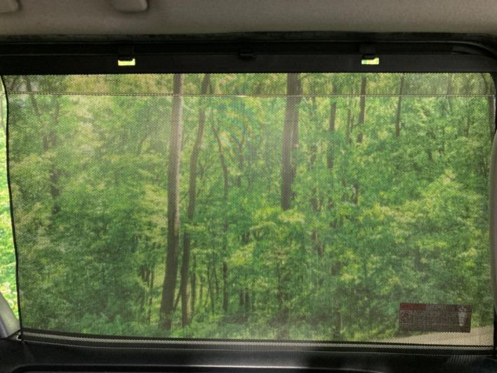2014 Toyota Voxy DAA-ZWR80G (UW-6a1f9c13b4ca4)[26]
