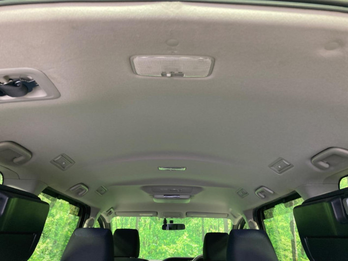 2014 Toyota Voxy DAA-ZWR80G (UW-6a1f9c13b4ca4)[11]