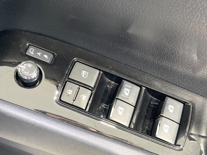 2017 Toyota Alphard DBA-AGH30W (UW-6a20eb9e18a01)[7]