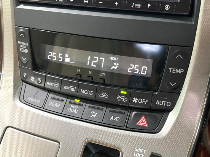 2012 Toyota Vellfire DBA-ANH20W (UW-6a20ebaea287e)[27]