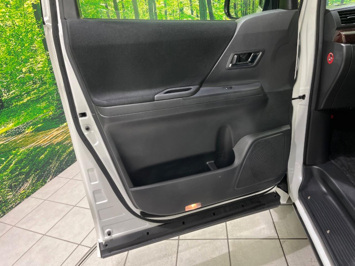 2012 Toyota Vellfire DBA-ANH25W (UW-6a20ebaf8a52f)[19]