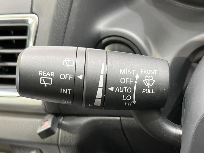 2015 Mazda Axela Sports LDA-BM2FS (UW-6a20ebe06ea40)[18]