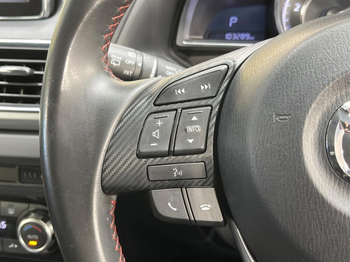 2015 Mazda Axela Sports LDA-BM2FS (UW-6a20ebe06ea40)[20]