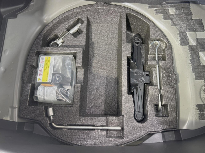 2014 Mazda Demio LDA-DJ5FS (UW-6a20ebeeebf0c)[13]