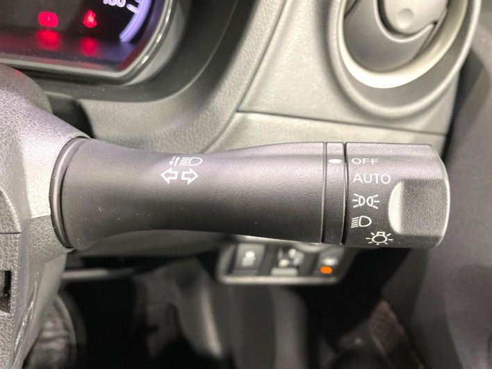 2015 Nissan Note DBA-E12 (UW-6a20ebf637a0c)[27]