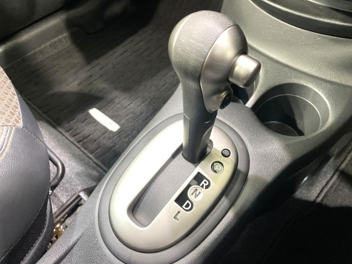 2015 Nissan Note DBA-E12 (UW-6a20ebf637a0c)[24]