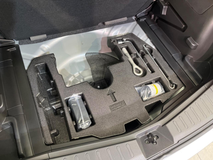 2019 Nissan Note DBA-E12 (UW-6a20ebf7b0493)[25]