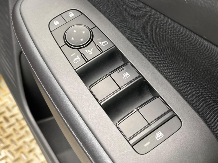 2022 Nissan Note 6AA-E13 (UW-6a20ebfa1f41b)[6]