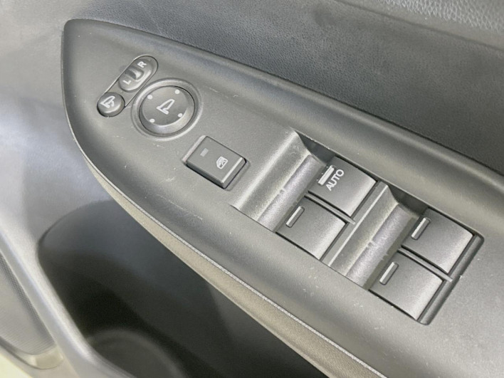 2017 Honda Fit DBA-GK3 (UW-6a20ec156e970)[17]