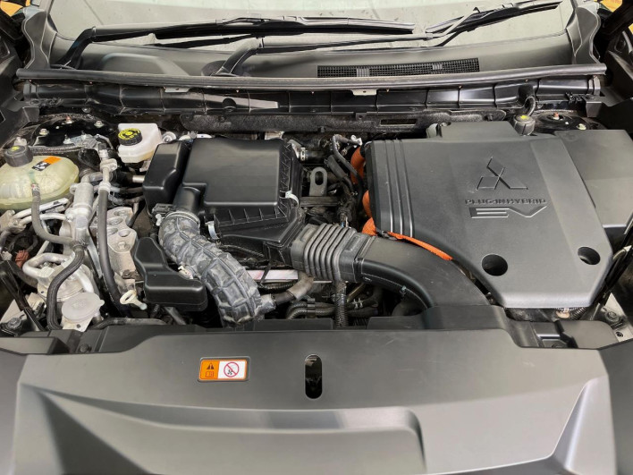 2023 Mitsubishi OUTLANDER PHEV 5LA-GN0W (UW-6a20ec170be44)[13]