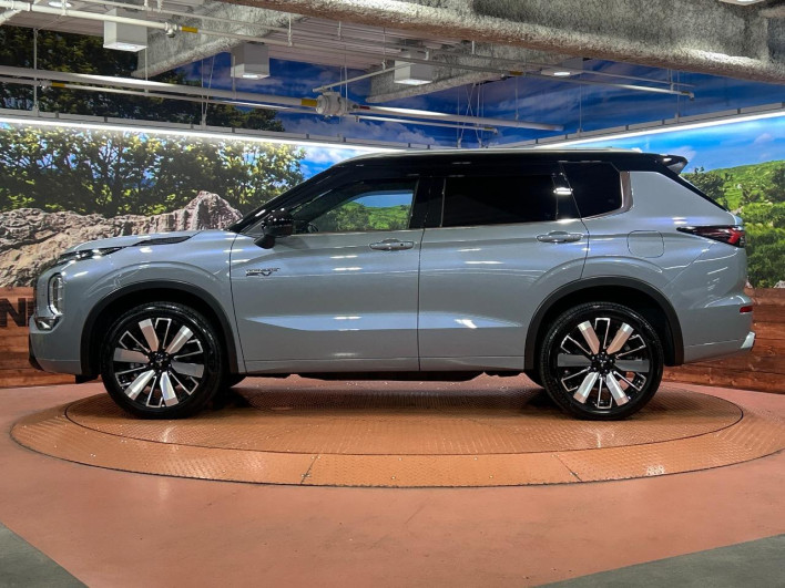 2024 Mitsubishi OUTLANDER PHEV 5LA-GN0W (UW-6a20ec176f670)[18]