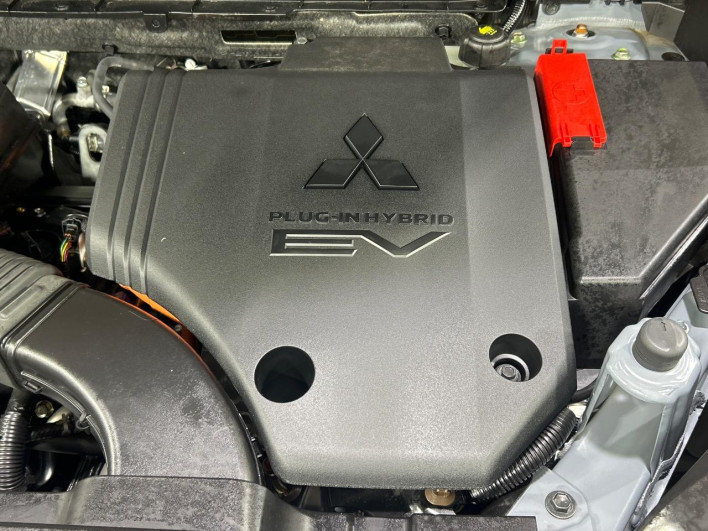2024 Mitsubishi OUTLANDER PHEV 5LA-GN0W (UW-6a20ec176f670)[4]