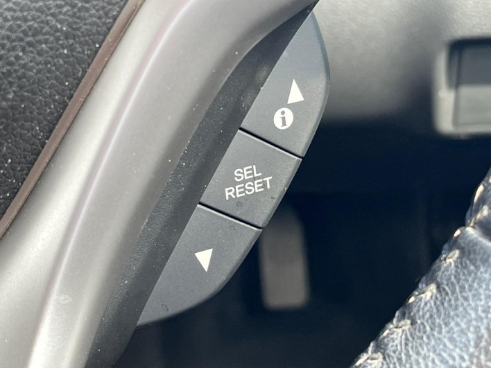 2015 Honda Fit Hybrid DAA-GP5 (UW-6a20ec18397fc)[26]