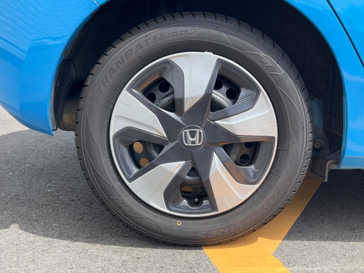 2015 Honda Fit Hybrid DAA-GP5 (UW-6a20ec18397fc)[9]