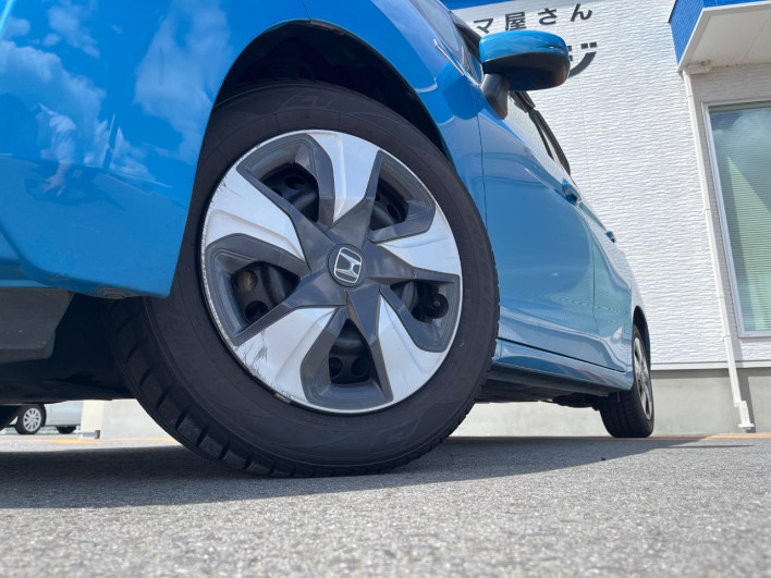 2015 Honda Fit Hybrid DAA-GP5 (UW-6a20ec18397fc)[4]