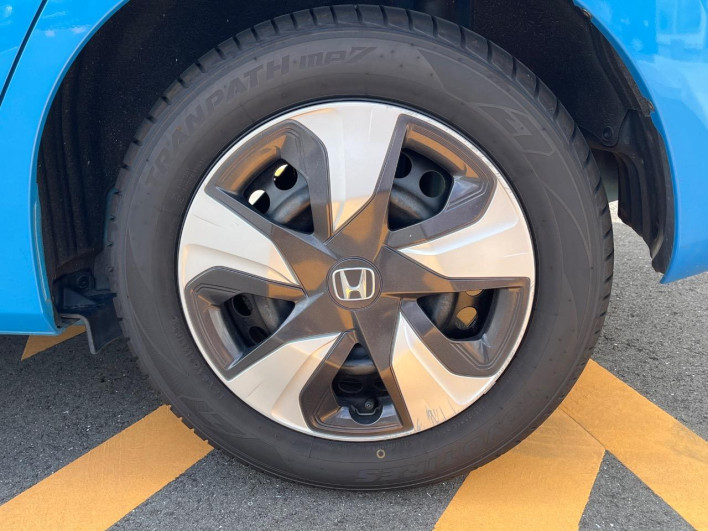 2015 Honda Fit Hybrid DAA-GP5 (UW-6a20ec18397fc)[7]