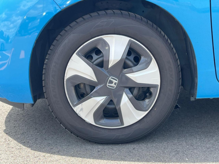 2015 Honda Fit Hybrid DAA-GP5 (UW-6a20ec18397fc)[12]