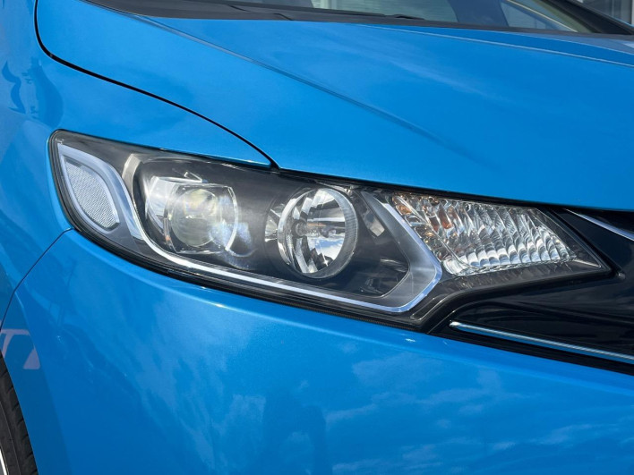 2015 Honda Fit Hybrid DAA-GP5 (UW-6a20ec18397fc)[17]