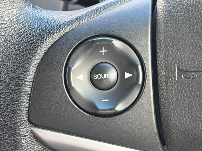 2015 Honda Fit Hybrid DAA-GP5 (UW-6a20ec18397fc)[24]