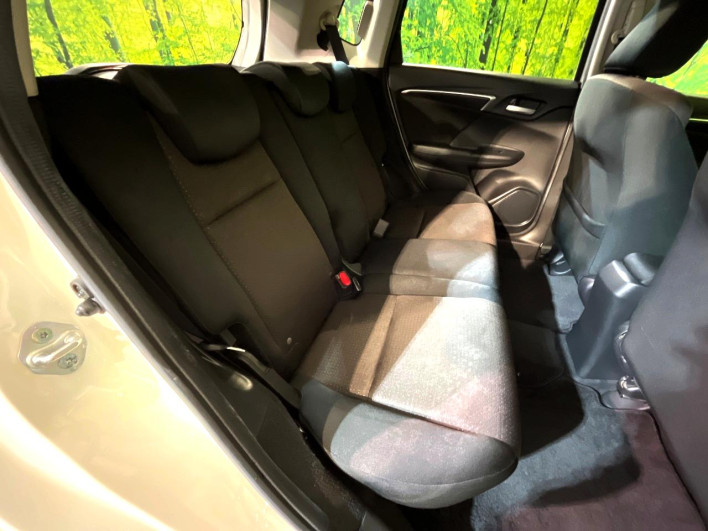 2013 Honda Fit Hybrid DAA-GP5 (UW-6a20ec1899df3)[28]