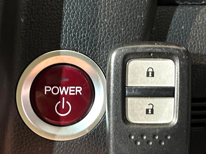 2013 Honda Fit Hybrid DAA-GP5 (UW-6a20ec1899df3)[12]