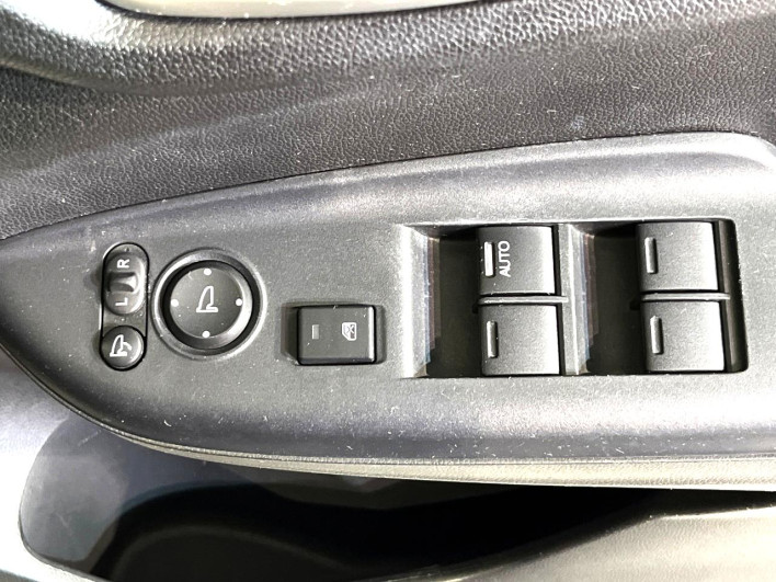2013 Honda Fit Hybrid DAA-GP5 (UW-6a20ec1899df3)[7]